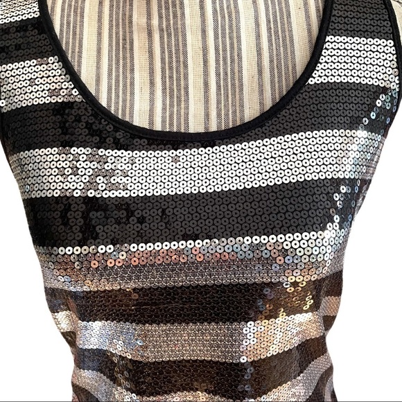 XXI ,ladies sleeveless, sequined top, size Large, excellent pre owned condition - Picture 2 of 5